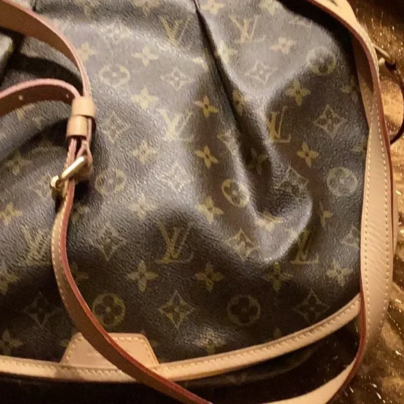 Louis Vuitton Monogram canvas Menilmontant MM - Picture 13 of 13